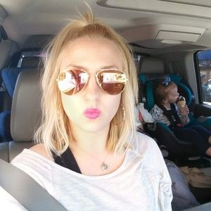 Meet your Posher, Abby